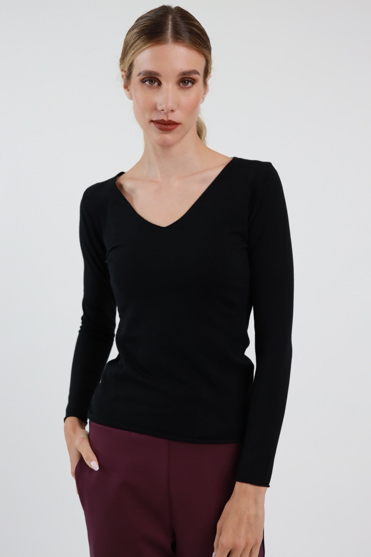 V-Neck Sweater with Raw Cut-Black