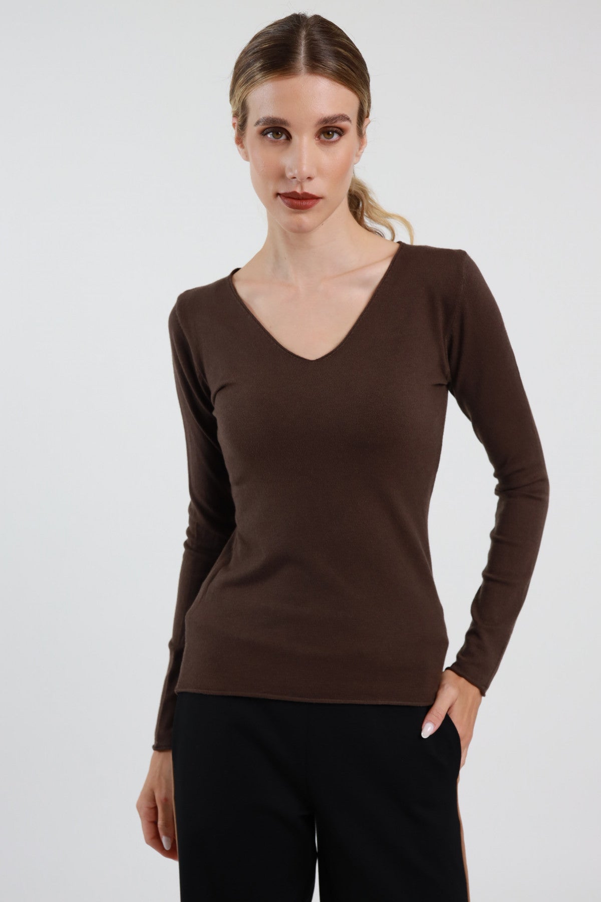 V-Neck Sweater with Raw Cut-Brown