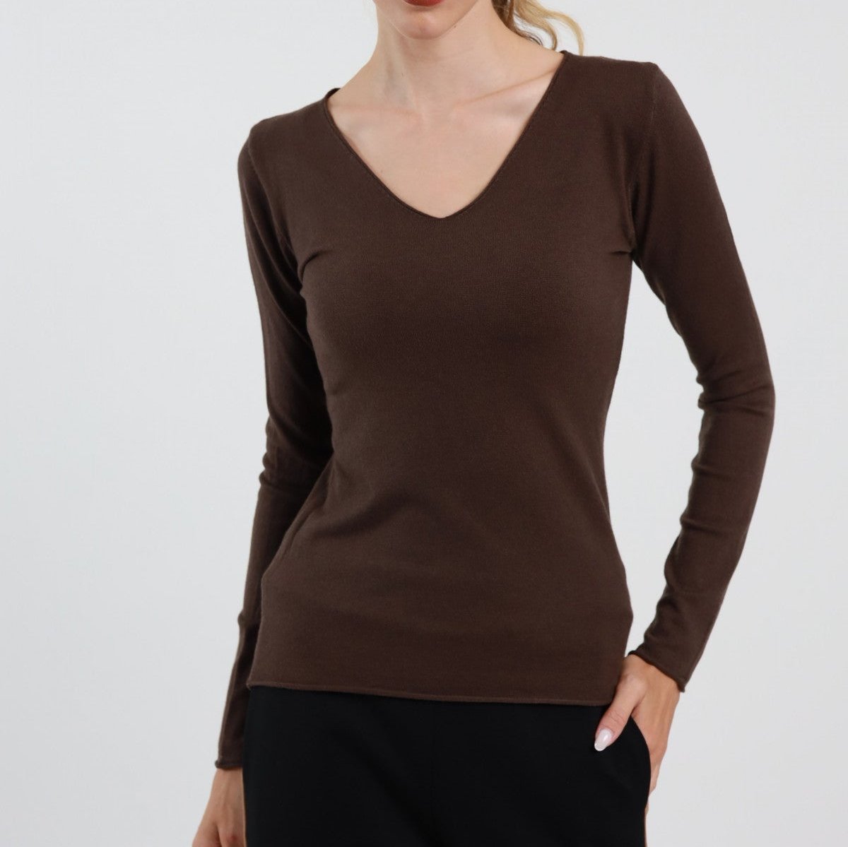 V-Neck Sweater with Raw Cut-Brown